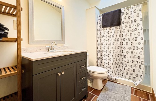 Warfordsburg House | Architectural Havel w/ Stunning Views | 6BR/4BA | Pavillion & Pickleball + Hot Tub | Sideling Hills