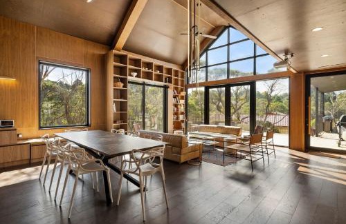 Wentworth Falls House | Architectural Luxury at Sandbox House