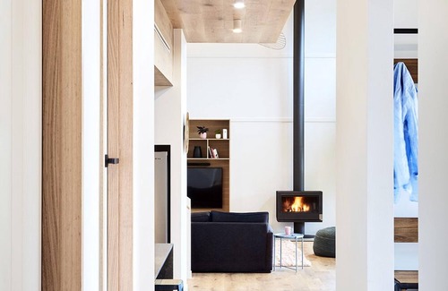 Main Ridge House | Architecturally designed stunning house close to peninsula wineries & beaches