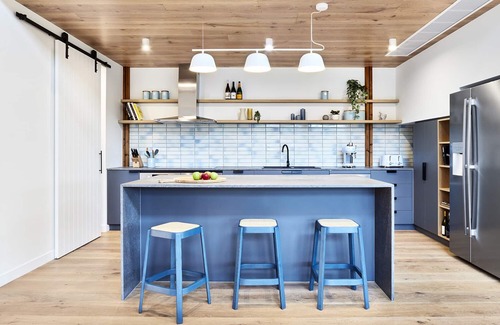 Main Ridge House | Architecturally designed stunning house close to peninsula wineries & beaches