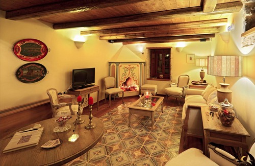 Leonidio Hotel | Archontiko Chioti