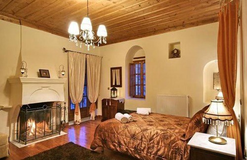 Trikolonoi House | Archontiko tis Zois