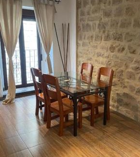 Ubeda Apartment | Arco de las descalzas