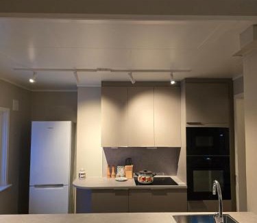 Tromsdalen Apartment | Arctic View House - near Cable Car & Arctic Cathedral