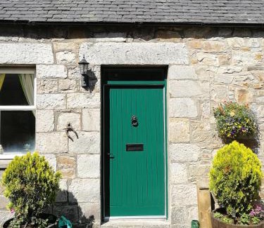 Pitlochry House | Ard Darach Cottage - very central