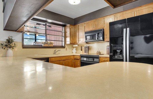 Ardmore House | Ardmore Retro Oasis gateway with Pool & Game Room