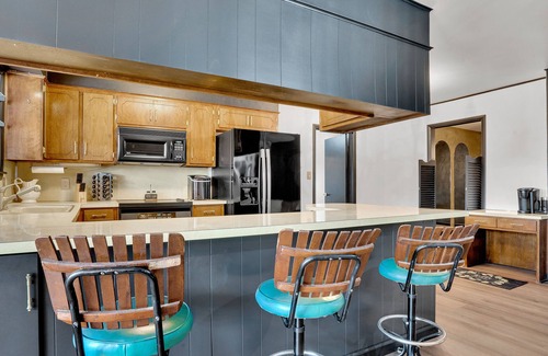 Ardmore House | Ardmore Retro Oasis gateway with Pool & Game Room