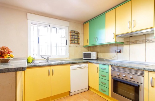 El Partidor Apartment | Are you dreaming of a cozy vacation in Spain?