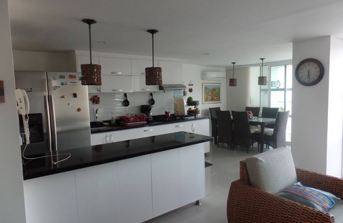 Pozos Colorados Apartment | Areia, primera torre en América Latina, construida sobre una roca próxima al mar