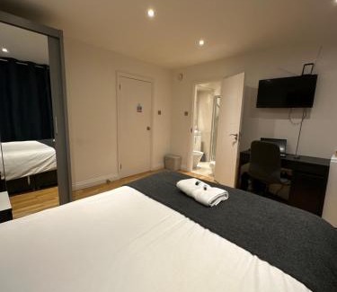 Peninsula House | Arena House