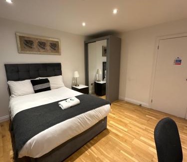 Peninsula House | Arena House