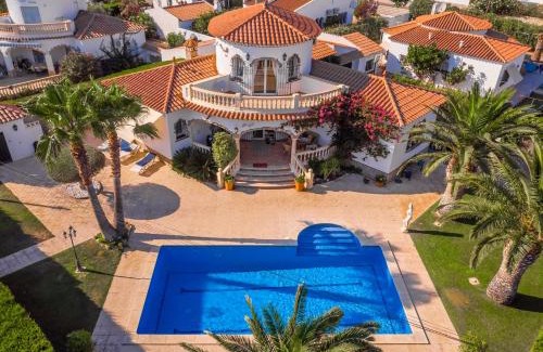 Miami Platja Villa | ARENDA Miami Playa Villa Lidia