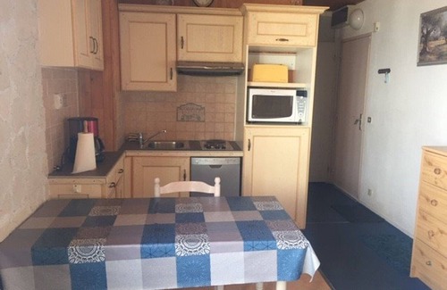 Arette Apartment | Arette: Large studio for 6 near slopes, parking, dishwasher