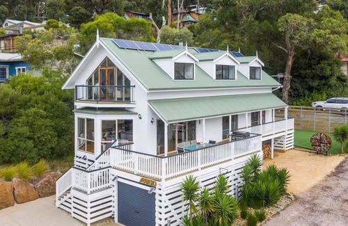 Lorne House | Argo - Family Fun, Table Tennis, Basketball, Air-Con, Unlimited WIFI!