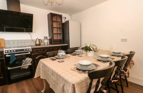 Pantasaph Cottage | ARGOED, pet friendly, character holiday cottage in Holywell