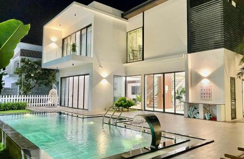 Vung Tau Villa | ARIA VUNG TAU RESORT- near beach