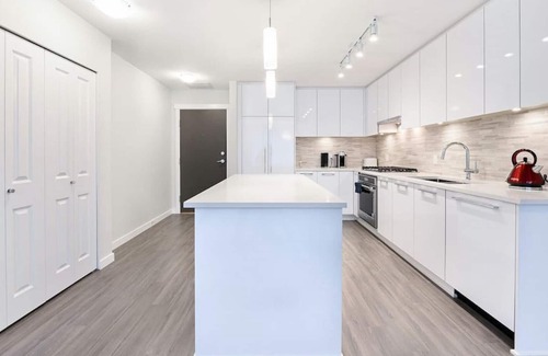 Richmond Apartment | ARIES PALACE PENTHOUSE x2 - Two Condos Combo