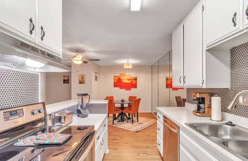 Camelback East Condo | ARIZONA SOUTHWEST DECOR - BETWEEN PHOENIX AND OLD TOWN SCOTTSDALE AT SPENGLER CONDOS by RedAwning