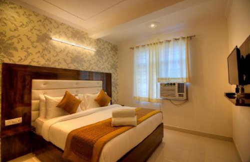 South West Hotel | Ark of Avalon DEL - FREE Airport Drop