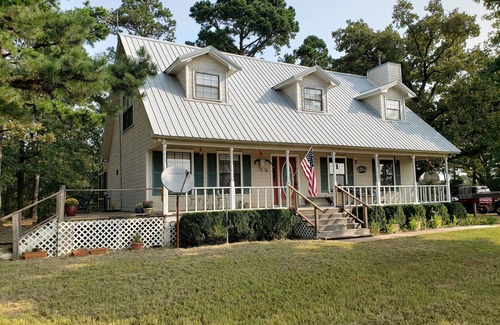 Booneville House | Arkansas Wilderness nestled between the Ouachita Mountains and Ozark Mountains