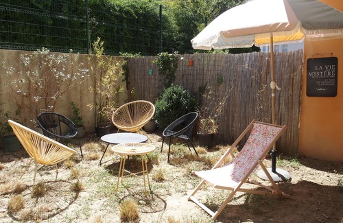 Arles Apartment | Arles, Lovely, light-filled T2 apartment with garden just a few minutes from the town center.