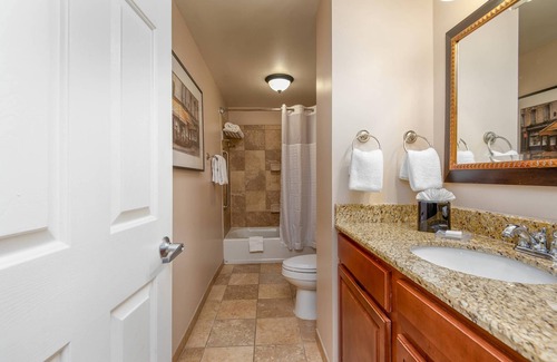 Court House Hotel | Arlington Court Suites, a Clarion Collection Hotel