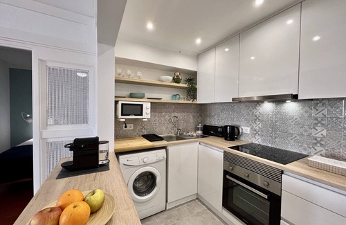 Alporchinhos Apartment | ARMAÇÃO DE PÊRA BRIGHTNESS 2 WITH POOL by HOMING