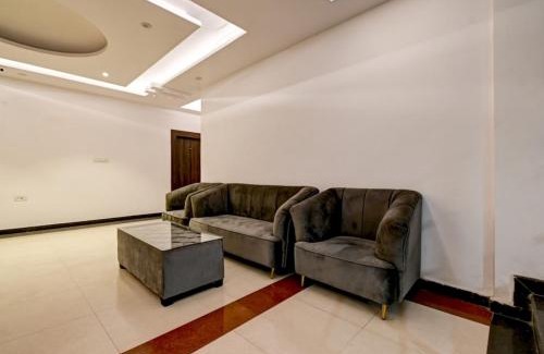 Aliganj Hotel | ARMERIA INN