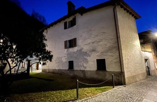 Foroglio Apartment | Armonia edificio storico del 1563.