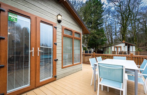 Troutbeck Bridge Cabin | Arney Lodge - a holiday lodge that sleeps 4 guests in 2 bedrooms