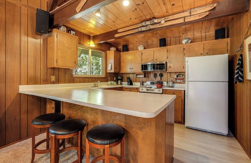 Arnold Cabin | Arnold Chalet Near Town & Calaveras Big Trees!