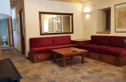 Zarouhla Apartment | AROANIA suites