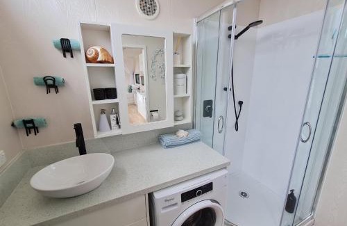 Peka Peka Apartment | Aroha Tiny House Peka Peka