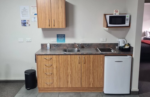 Te Anau Hotel | Arran Motel