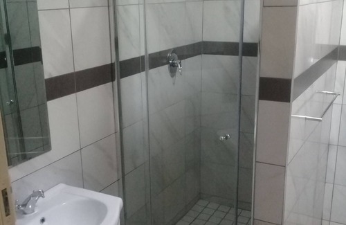 Greater Johannesburg Metropolitan Area Cabin | Arrive as Guests, Leave as friends.