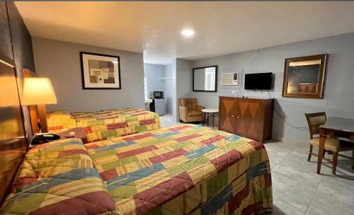 Burnet Hotel | Arrowhead Motel