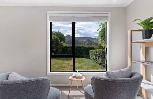 Arrowtown House | Arrowtown Charm | BBQ | Wood fireplace