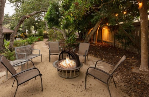 Hatton Fields House | Art and Sound: Secluded Carmel Five bedroom home!