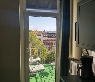 Plauen Apartment | Art ANTON - Stilvolle Wohnung mit Balkon, zentrumsnah