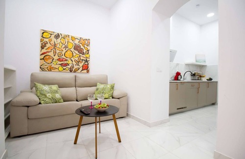 San Anton Apartment | Art Apartment II, One Bedroom Apartment with Private Patio