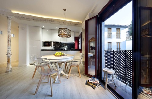 Sacromonte Apartment | ART CHAPIZ II - Sunny Luxury Apartment-Albayzin. Parking Available!