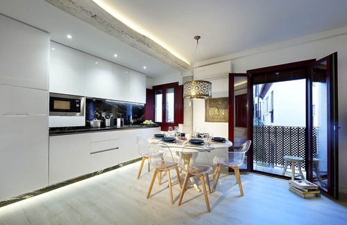 Sacromonte Apartment | ART CHAPIZ II - Sunny Luxury Apartment-Albayzin. Parking Available!