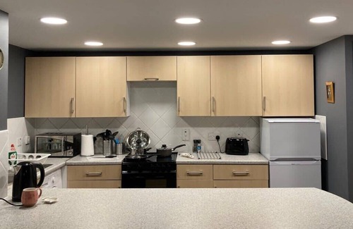 City Centre Glasgow Condo | Art-Filled Sanctuary in Glasgow City