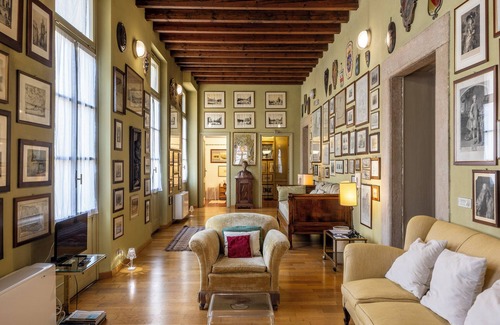 Brescia Antica Apartment | ART GALLERY APARTMENT IN BRESCIA CENTER