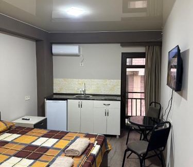 Kutaisi Bed & Breakfast | ART HOLE