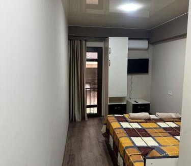 Kutaisi Bed & Breakfast | ART HOLE