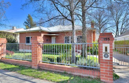 Orange House | Art House on Anson - Artistic Haven, Spa, Pets