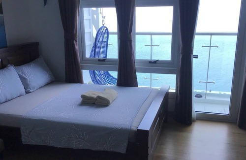 Punta Engano Apartment | Arterra B: OceanFront, fast WiFi, NFlix, kitchen