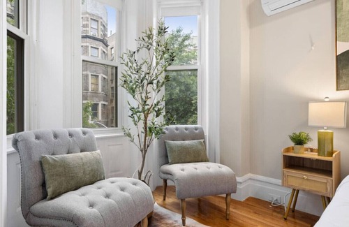 Upper Manhattan Condo | Artful 3BDR: Near Subway, Stadium + Private Patio
