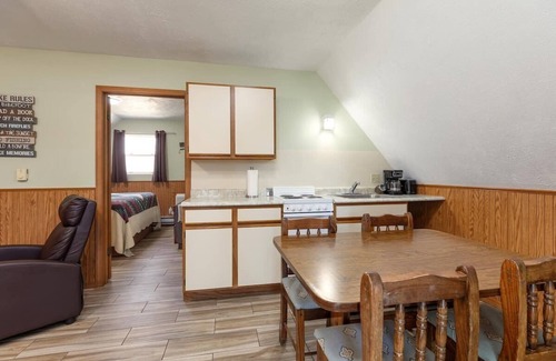 Indian Point Cabin | Artilla Cove Cabin 10- Lake views- Pool & Hot Tub